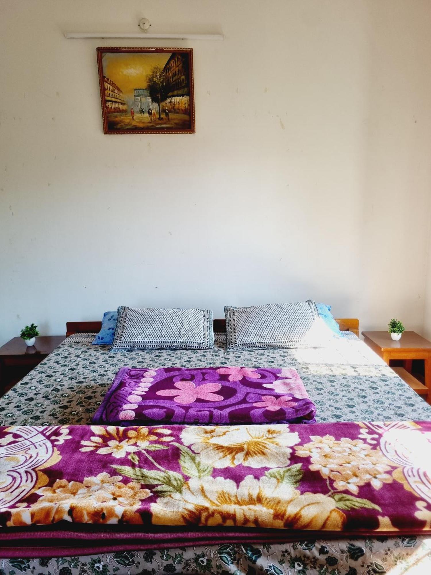 Gayatri Homestay Дибругарх Экстерьер фото